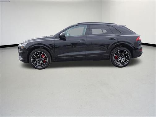 2023 Audi Q8 Premium Plus 55 TFSI quattro Tiptronic