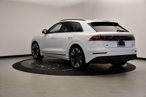 2025 Audi Q8 55 Premium