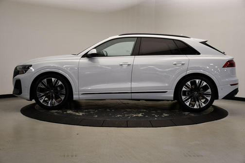 2025 Audi Q8 55 Premium
