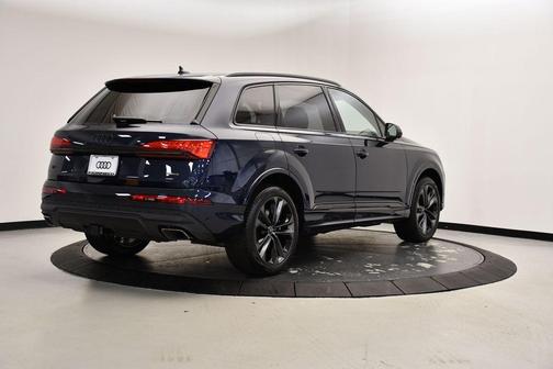 2025 Audi Q7 55 Premium