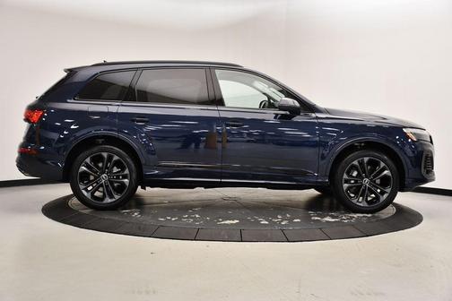 2025 Audi Q7 55 Premium