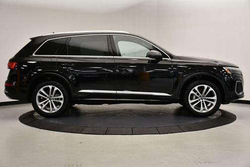 2025 Audi Q7 45 Premium