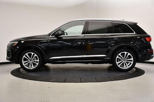 2025 Audi Q7 45 Premium