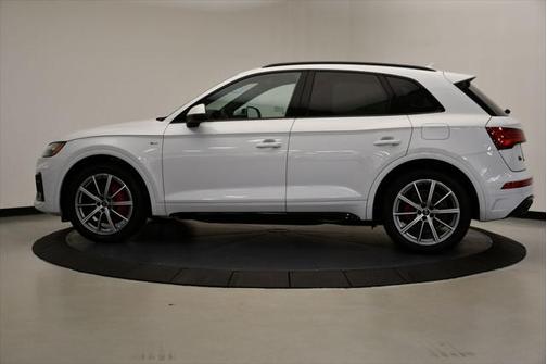 2024 Audi Q5 Premium Plus 55 TFSI e S line quattro S tronic