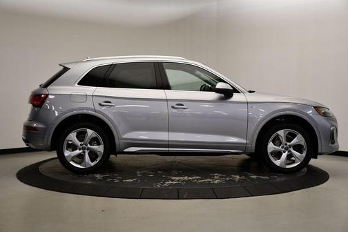 2025 Audi Q5 45 S line quattro Premium