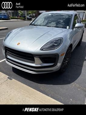 2022 Porsche Macan S