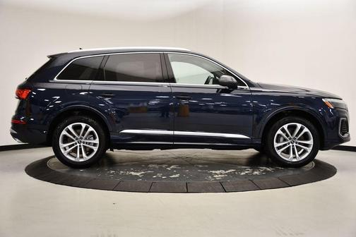 2025 Audi Q7 45 Premium Plus
