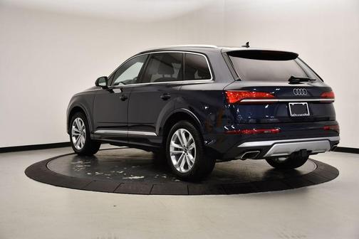 2025 Audi Q7 45 Premium Plus