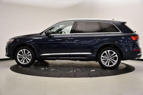 2025 Audi Q7 45 Premium Plus