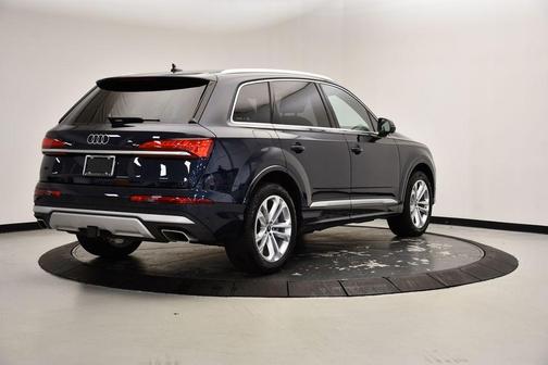 2025 Audi Q7 45 Premium Plus