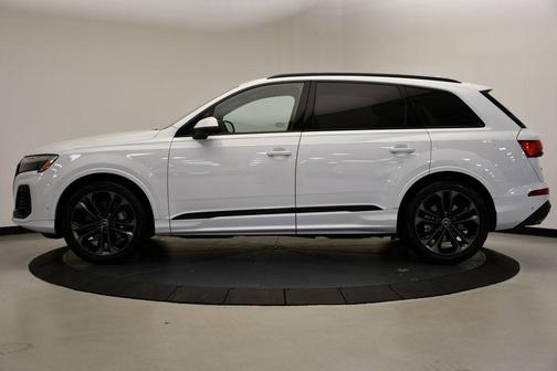 2025 Audi Q7 55 Premium