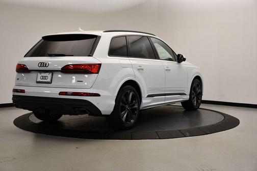 2025 Audi Q7 55 Premium