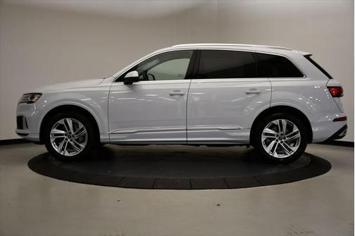 2022 Audi Q7 Premium 55 TFSI quattro Tiptronic