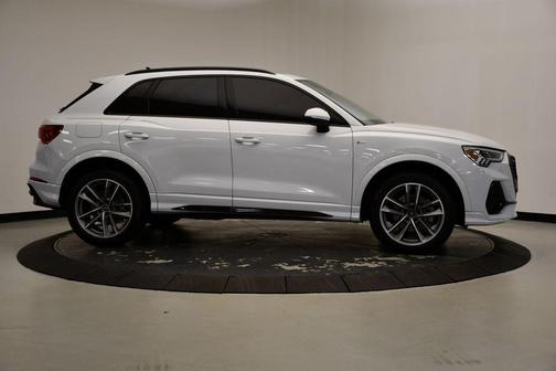 2022 Audi Q3 45 S line Premium