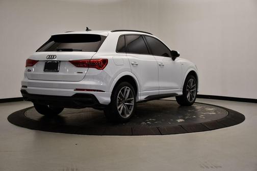 2022 Audi Q3 45 S line Premium
