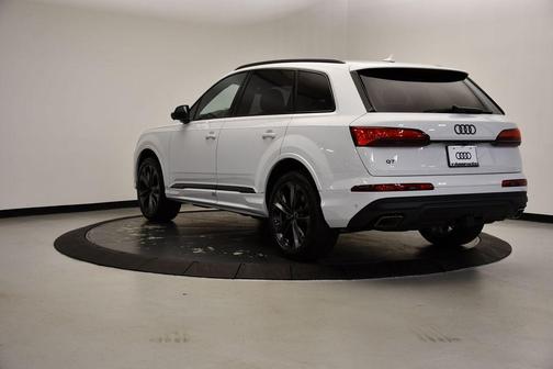 2025 Audi Q7 55 Premium