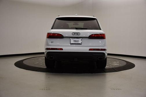 2025 Audi Q7 55 Premium