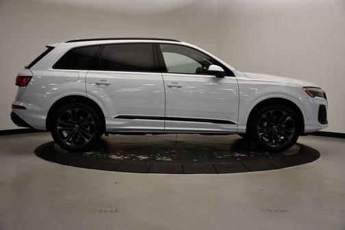 2025 Audi Q7 55 Premium
