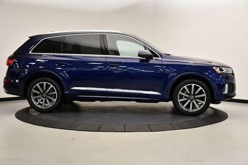 2022 Audi Q7 45 Premium Plus