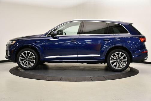 2022 Audi Q7 45 Premium Plus