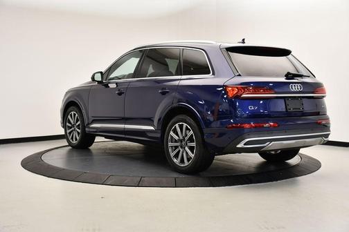 2022 Audi Q7 45 Premium Plus
