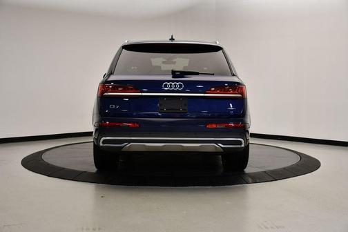 2022 Audi Q7 45 Premium Plus
