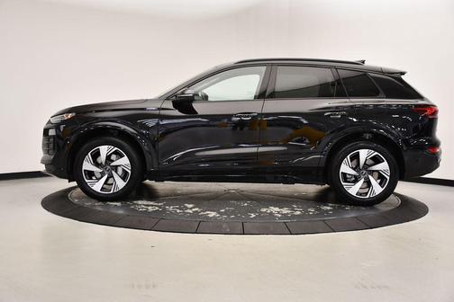 2025 Audi Q6 e-tron Premium