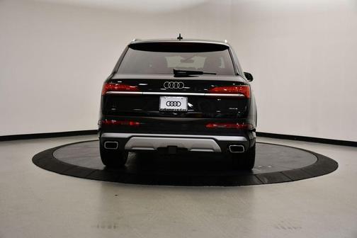 2025 Audi Q7 55 Premium