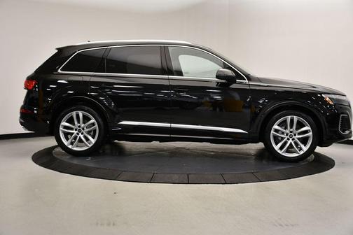 2025 Audi Q7 55 Premium