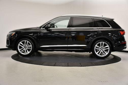 2025 Audi Q7 55 Premium