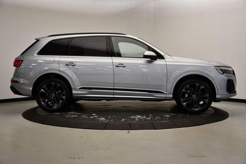 2025 Audi Q7 55 Premium