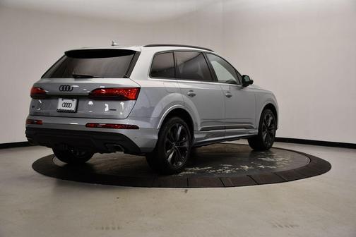 2025 Audi Q7 55 Premium