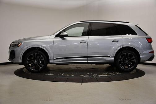 2025 Audi Q7 55 Premium