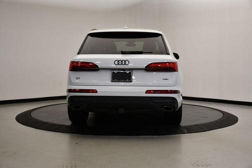 2025 Audi Q7 55 Premium