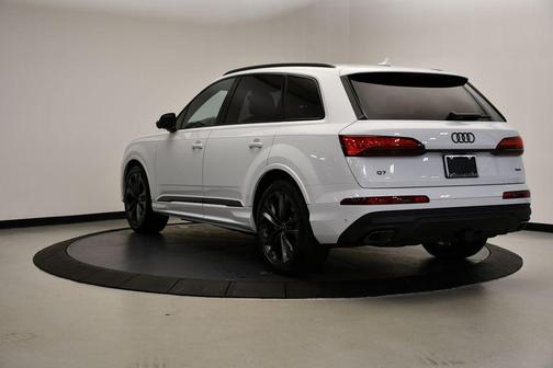2025 Audi Q7 55 Premium