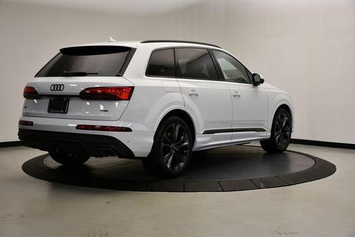 2025 Audi Q7 55 Premium