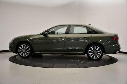 2023 Audi A4 Premium Plus 40 TFSI quattro S tronic