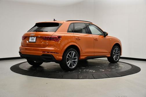 2024 Audi Q3 45 S line Premium