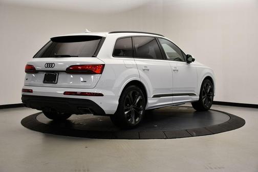 2025 Audi Q7 55 Premium