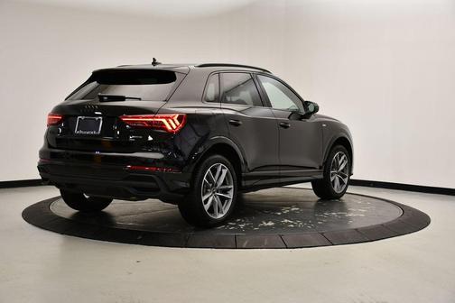 2024 Audi Q3 45 S line Premium