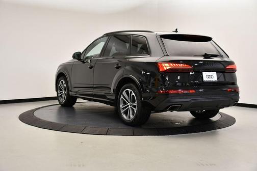 2025 Audi Q7 45 Premium Plus