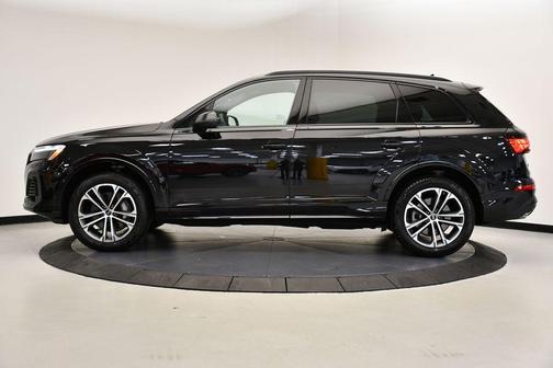 2025 Audi Q7 45 Premium Plus