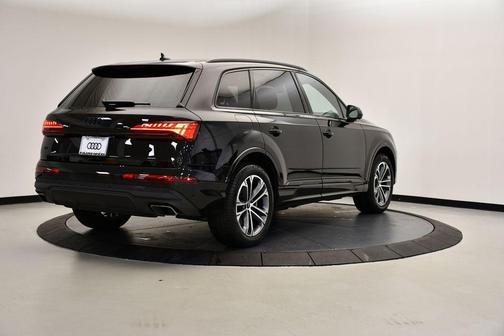 2025 Audi Q7 45 Premium Plus