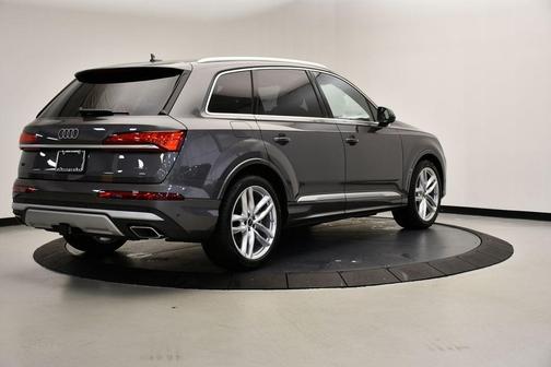 2025 Audi Q7 55 Premium