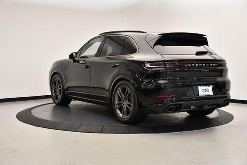 2025 Porsche Cayenne E-Hybrid Turbo