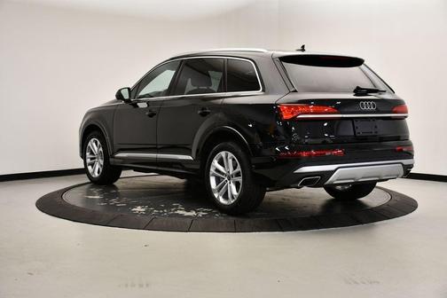 2025 Audi Q7 45 Premium