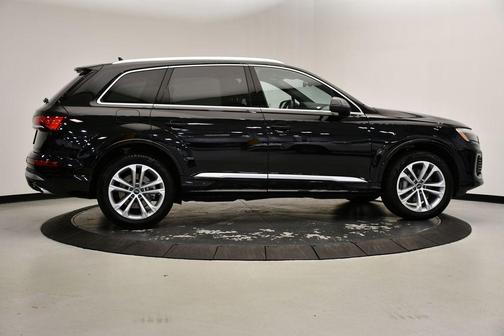 2025 Audi Q7 45 Premium