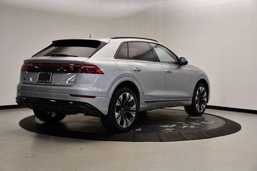 2025 Audi Q8 55 Premium