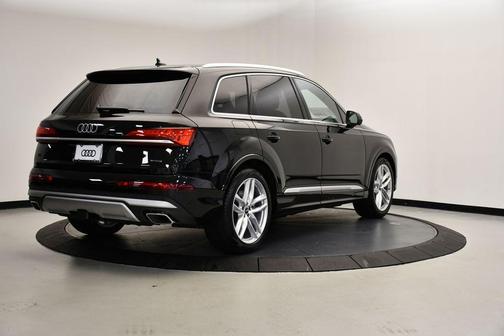 2025 Audi Q7 55 Premium