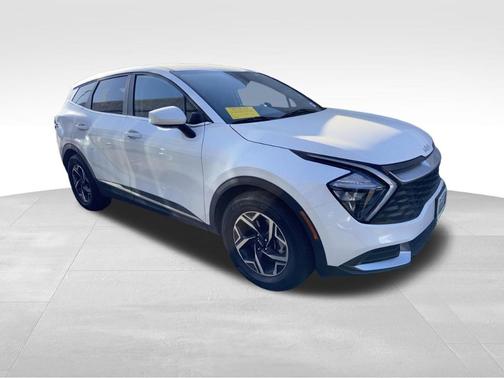Snow White Pearl 2023 Kia Sportage LX